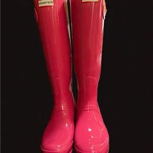 Hunter Women's Vibrant Pink Rain Boots Size 9